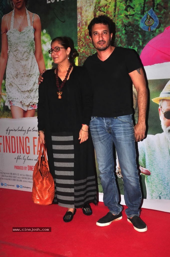 Celebs at Finding Fanny Special Show - 11 / 54 photos