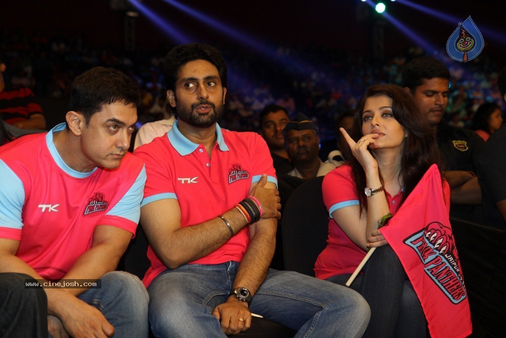 Celebs at Jaipur Pink Panthers Pro Kabaddi League Match - 19 / 85 photos