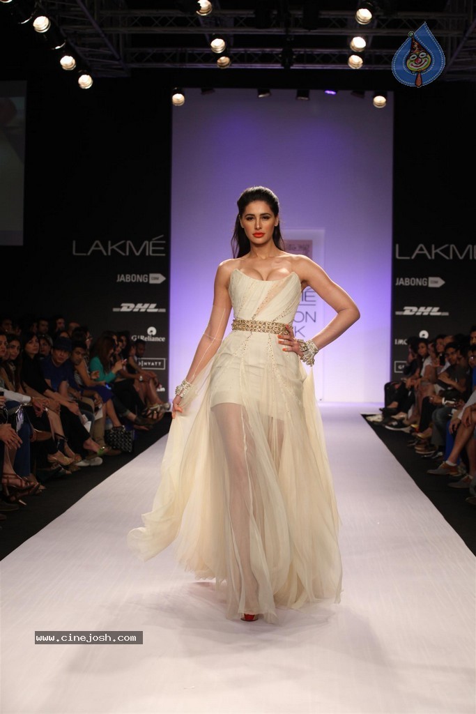 Celebs at LFW Summer Resort 2014 - 7 / 107 photos