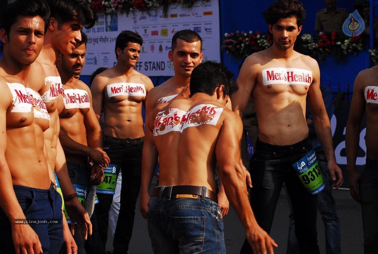 Celebs at Standard Chartered Mumbai Marathon 2015 - 4 / 60 photos