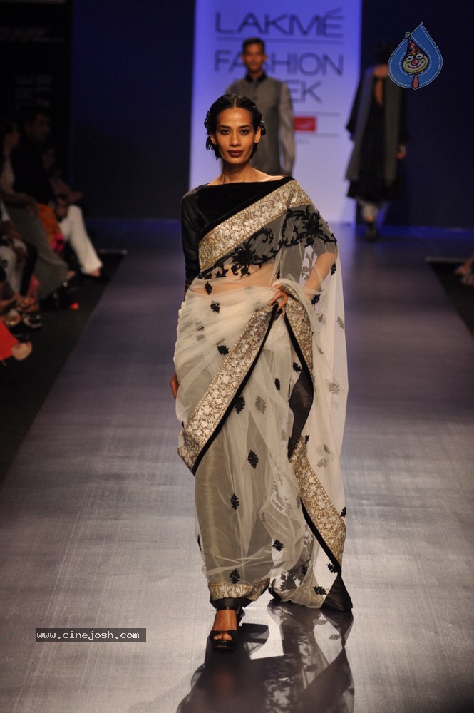 Celebs Walks the Ramp at LFW Summer Resort 2013 - 117 / 186 photos