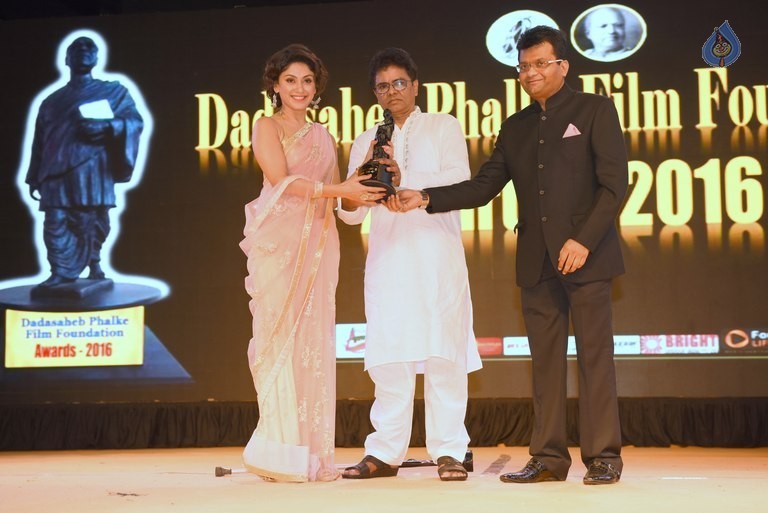 Dadasaheb Phalke Film Foundation Awards 2016 - 2 / 42 photos