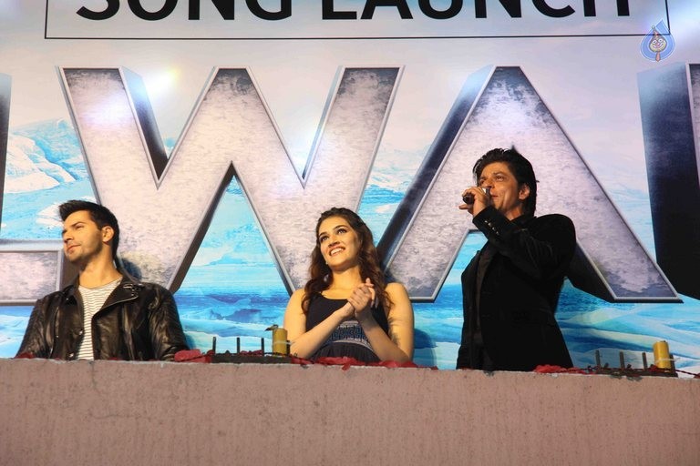 Dilwale Film Gerua Song Launch - 1 / 42 photos