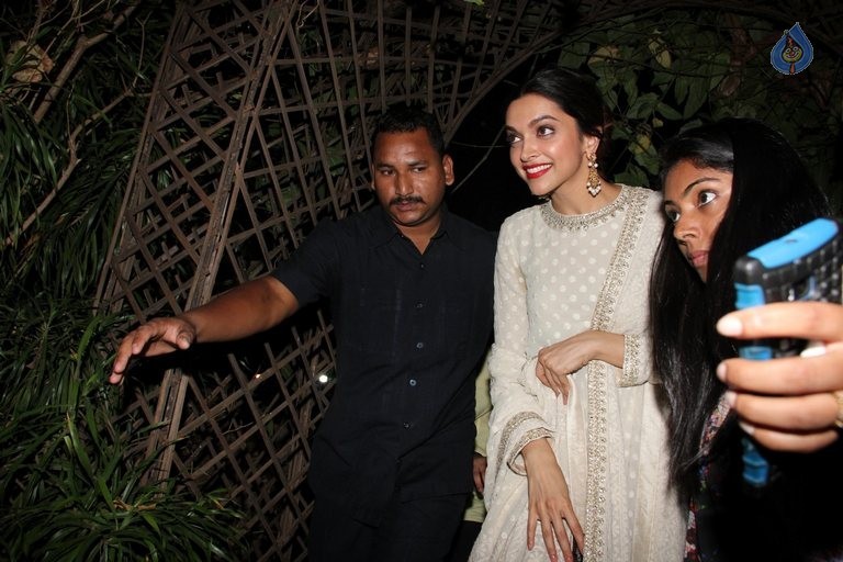 Film Bajirao Mastani Poster Launch - 5 / 21 photos