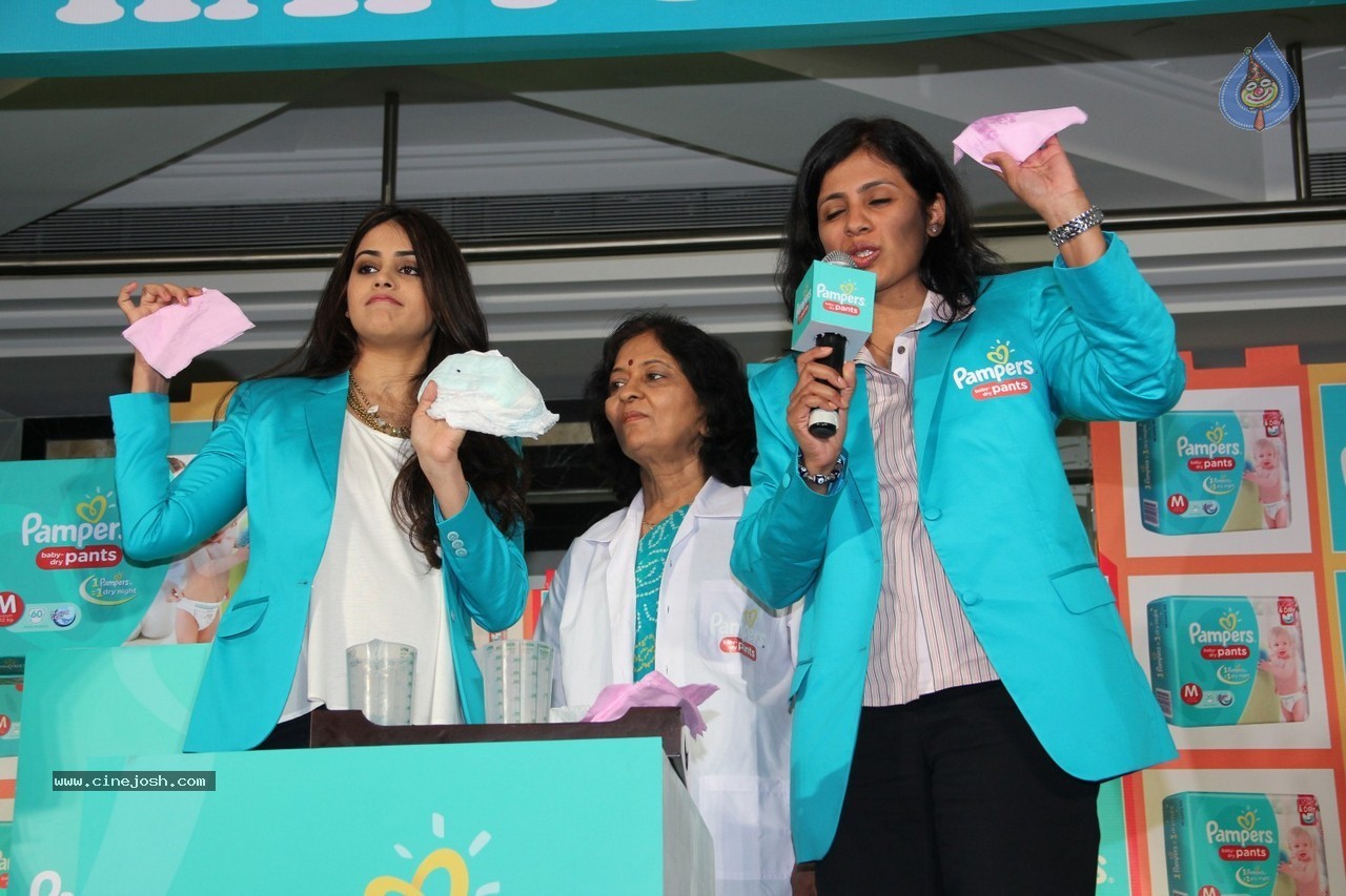 Genelia Promotes Pampers Baby Dry Pants - 14 / 18 photos