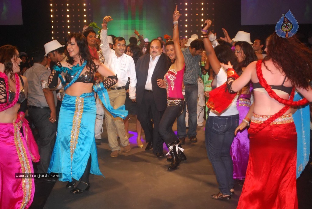 Hot Bolly Celebs at Gitanjali Bollywood Night - 8 / 170 photos