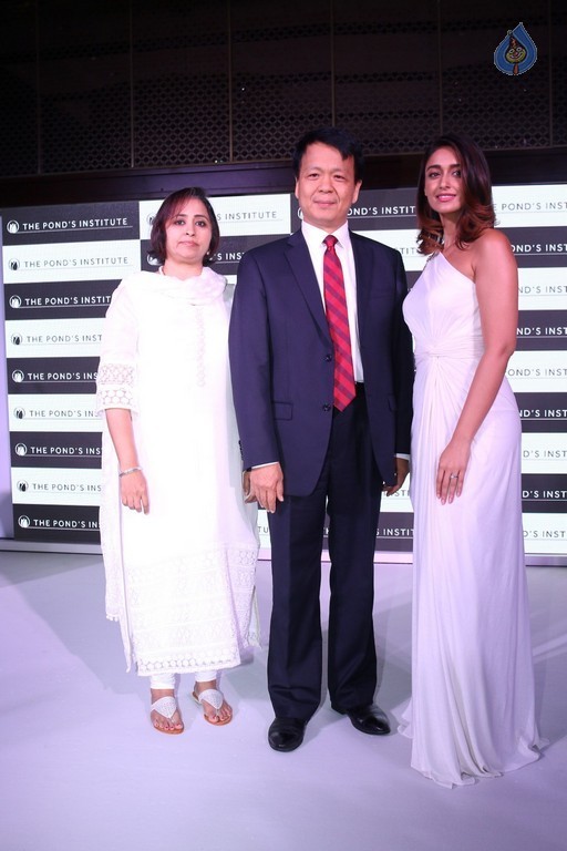 Ileana and Amy Jackson Ponds Institute new Products Launch - 11 / 33 photos