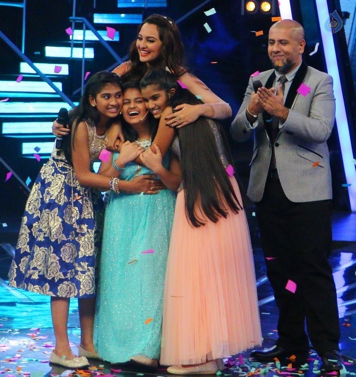 Indian Idol Junior Grand Finale - 8 / 21 photos