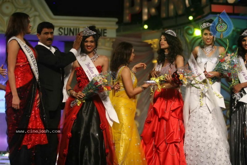 Indian Princess 2011 Grand Finale Event - 12 / 80 photos