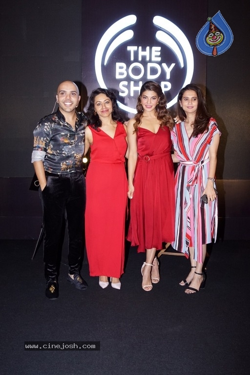 Jacqueline At Her First Makeup Master Class With Shaan Muttathil - 6 / 21 photos
