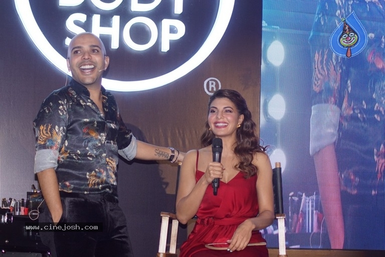 Jacqueline At Her First Makeup Master Class With Shaan Muttathil - 17 / 21 photos