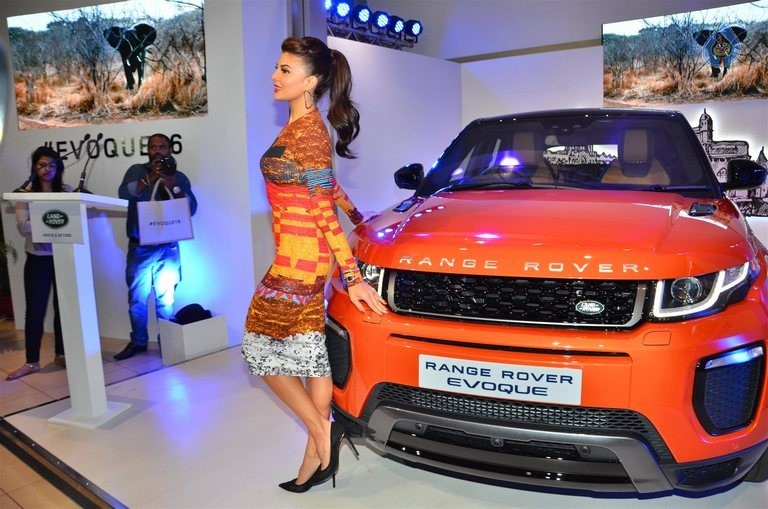 Jacqueline Unveils New Range Rover Evoque - 15 / 19 photos
