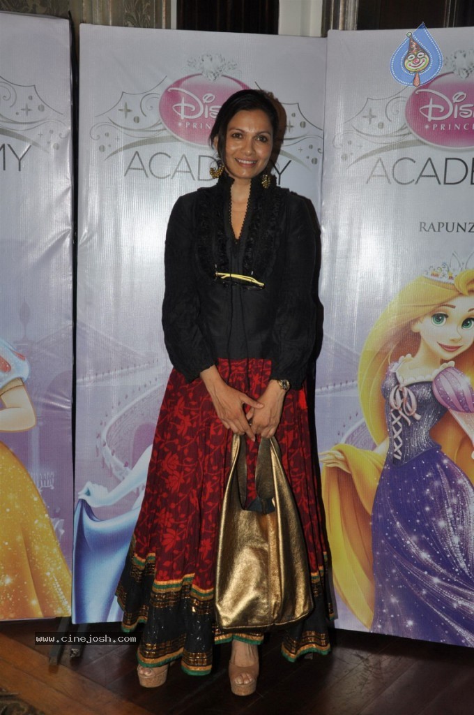 Kajol at Disney Princess Academy - 2 / 44 photos