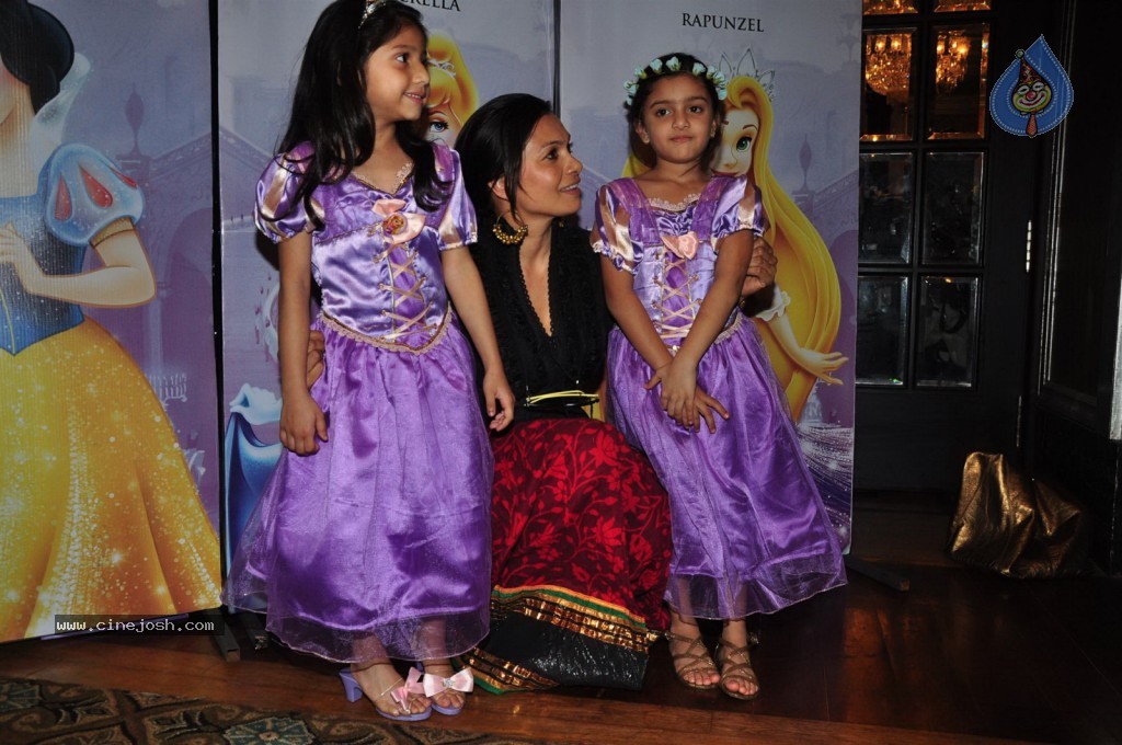 Kajol at Disney Princess Academy - 4 / 44 photos