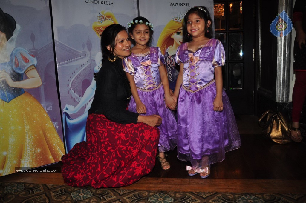 Kajol at Disney Princess Academy - 16 / 44 photos