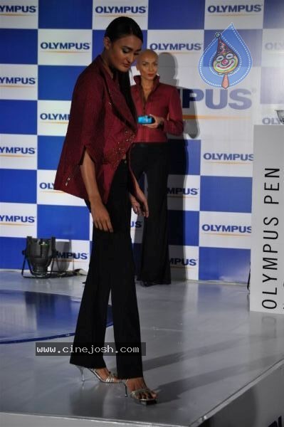 Kunal Kapoor Launches Olympus Pen - 5 / 34 photos