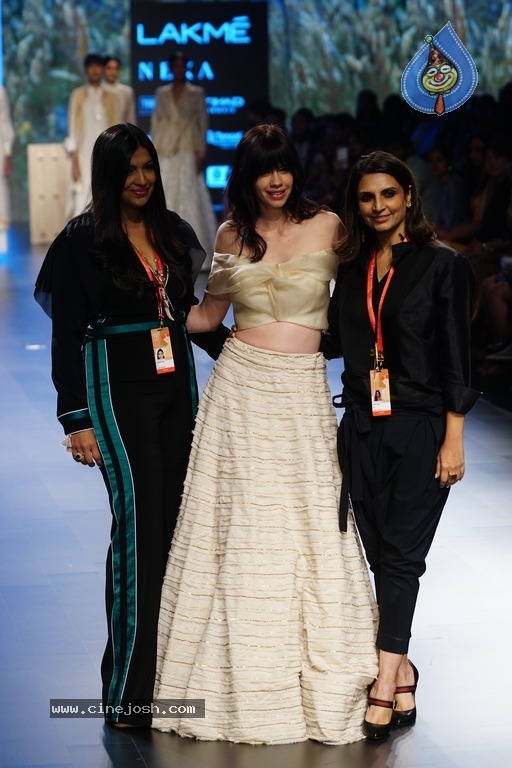 Lakme Fashion Week 2018 Images - 6 / 9 photos