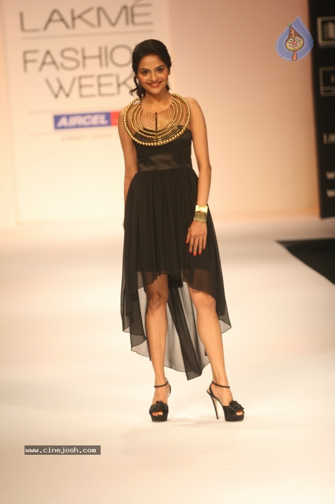 Lakme Fashion Week Day 5 Guests - 91 / 172 photos