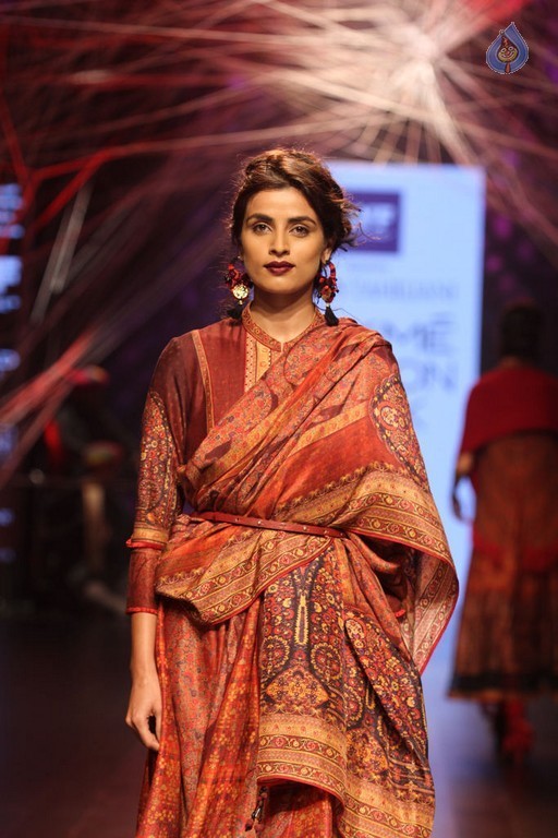 Lakme Fashion Week Winter Festive 2016 - 11 / 82 photos