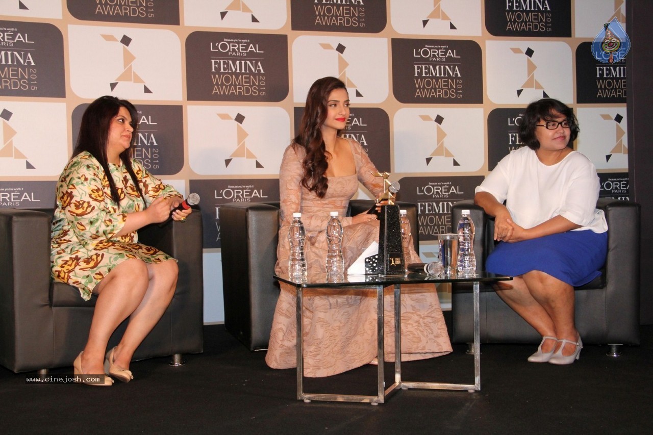 LOreal Paris Femina Women Award Event - 10 / 22 photos