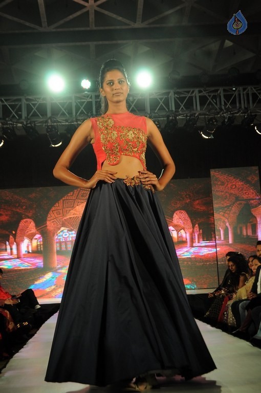 Manasvi Mamgai at Charmi Shah Fashion Event - 12 / 21 photos