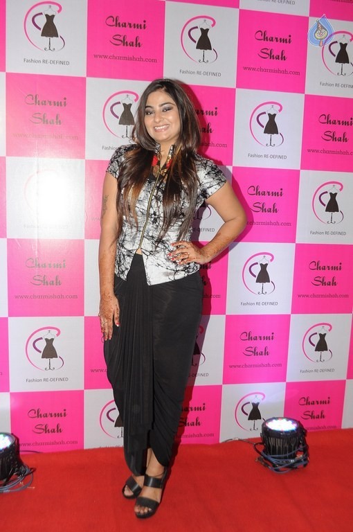 Manasvi Mamgai at Charmi Shah Fashion Event - 15 / 21 photos