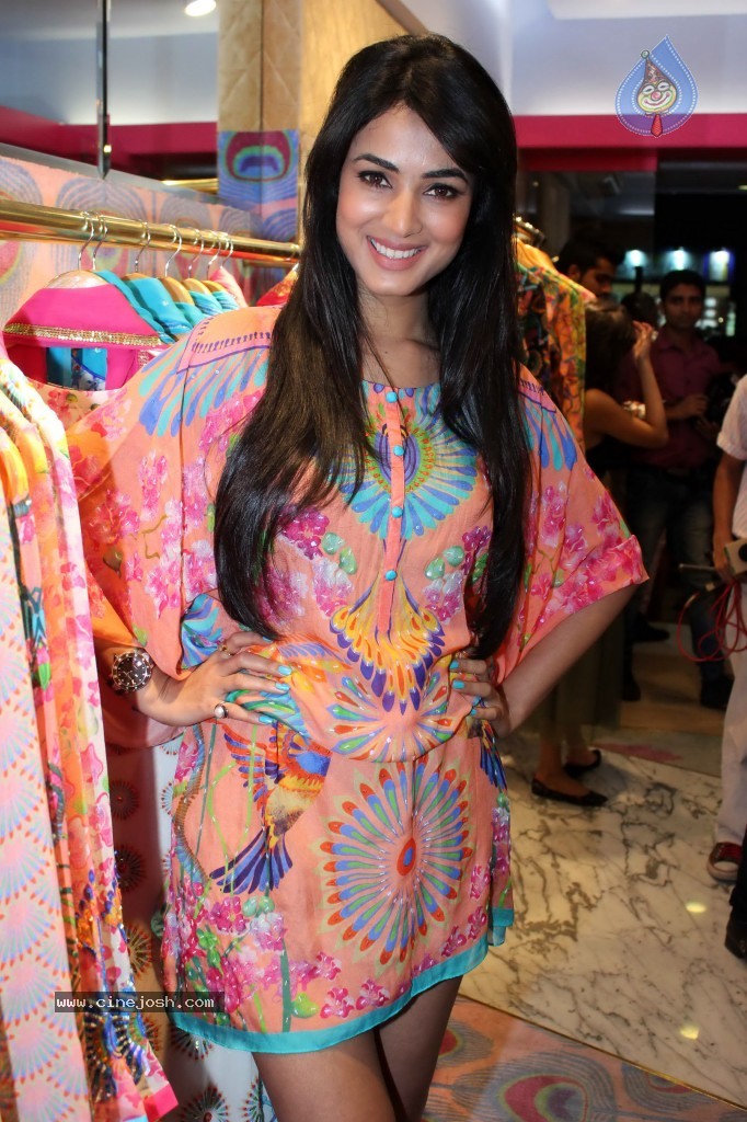 Manish Arora Store Launch - 16 / 26 photos