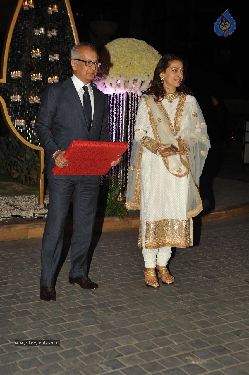 Manish Malhotra Niece Riddhi Malhotra Wedding Reception - 9 / 125 photos