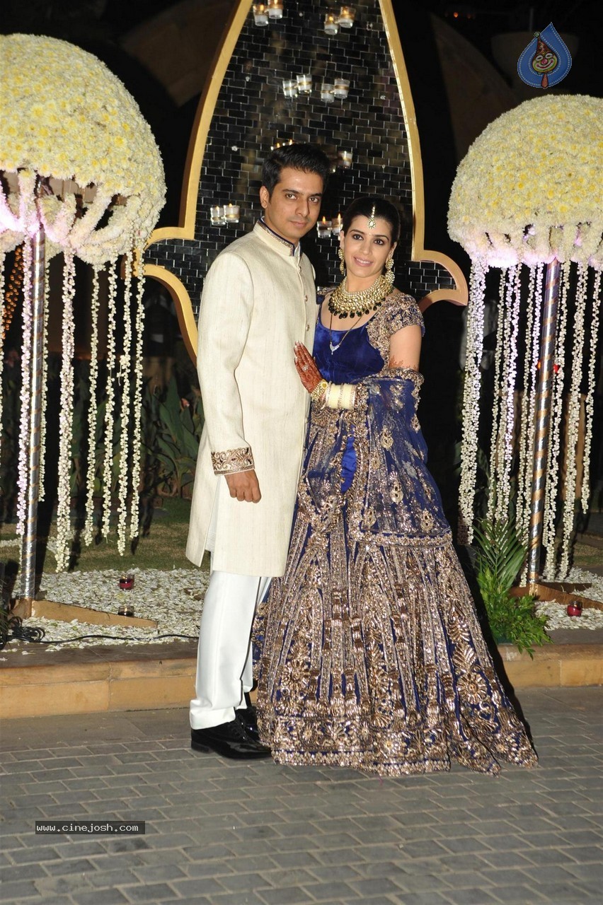 Manish Malhotra Niece Riddhi Malhotra Wedding Reception - 118 / 125 photos