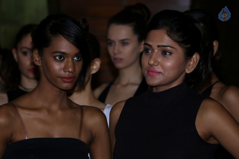 Model Audition Of LFW 2017  With Jury Pooja Hedge Photos - 8 / 34 photos