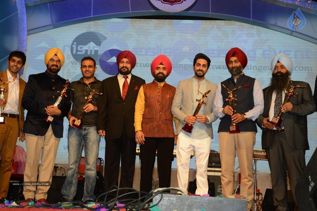 Punjabi Icon Awards at Baisakhi Di Raat 2015 - 19 / 22 photos