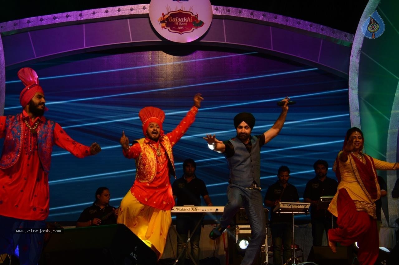 Punjabi Icon Awards at Baisakhi Di Raat 2015 - 21 / 22 photos