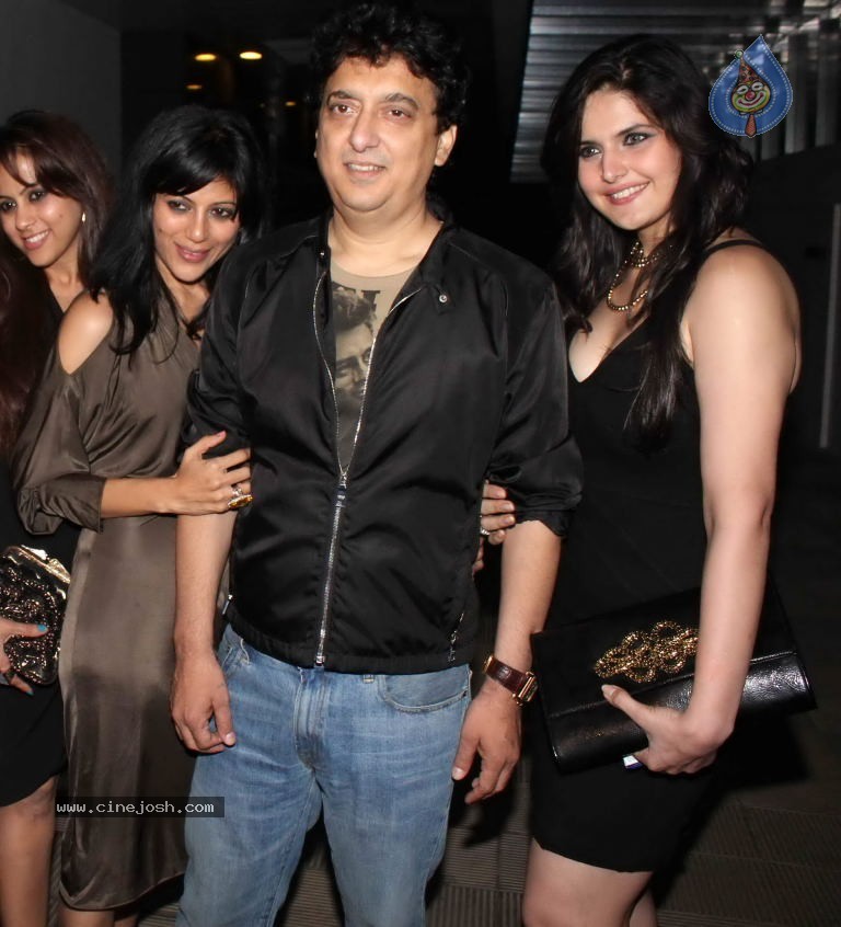 Ritesh n Genelia Pre Marriage Bash - 87 / 108 photos