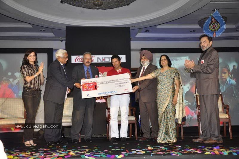 Sachin at NDTV Support My School Event - 13 / 30 photos