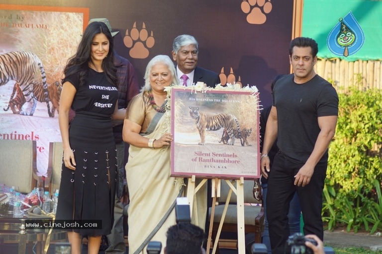 Salman Khan And Katrina Kaif At Bina Kak Book Launch - 1 / 20 photos