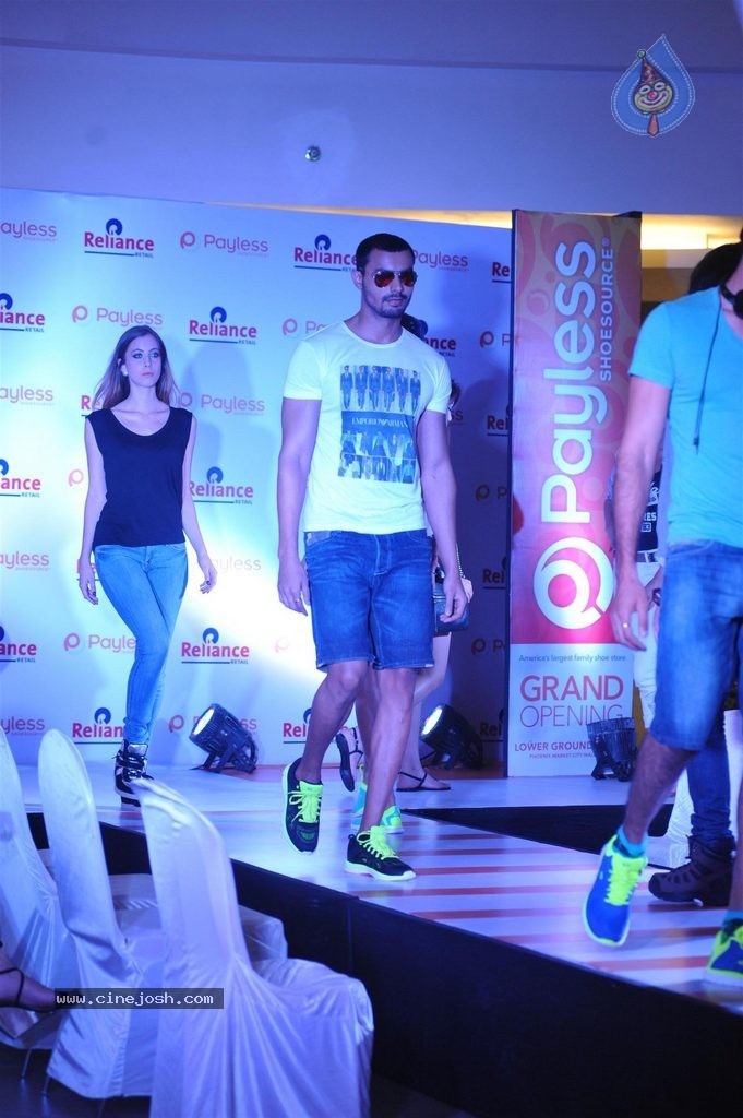 Sania Mirza at Payless ShoeSource Store Launch - 19 / 76 photos