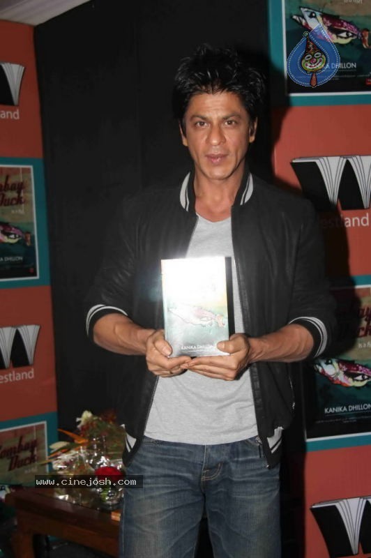 Shah Rukh Khan Launching Kanika Dhillon's Book - 11 / 32 photos