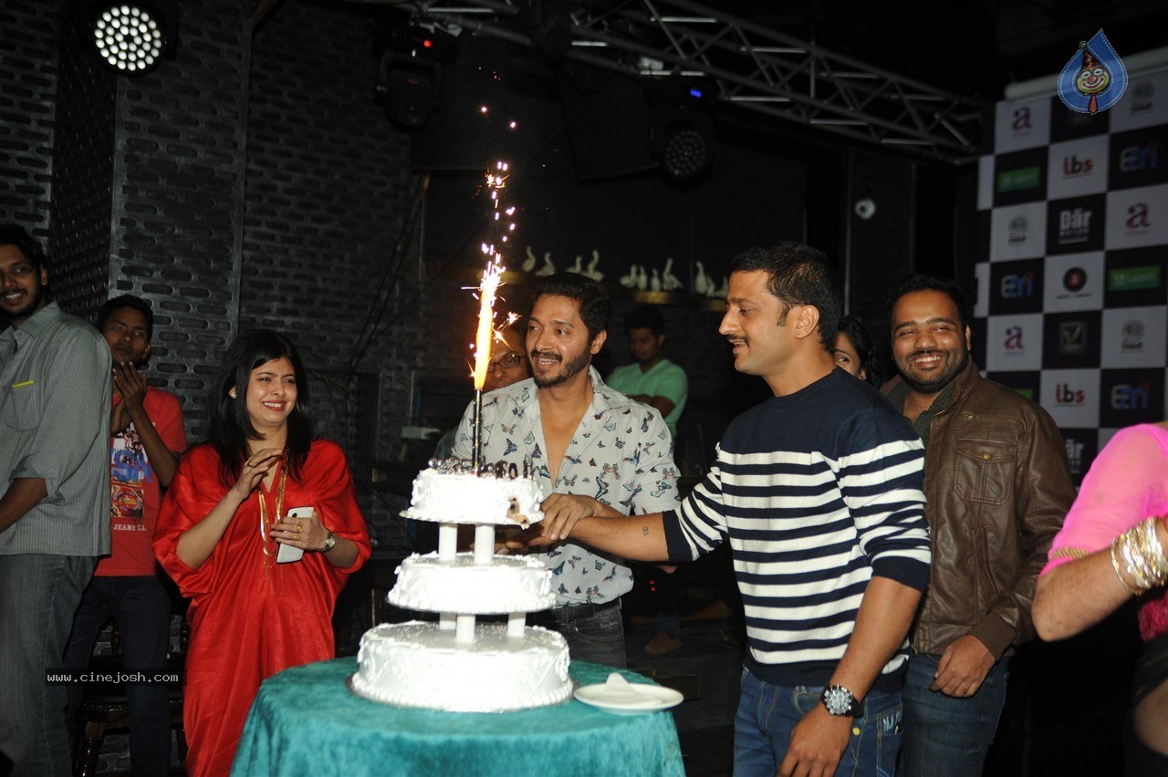 Shreyas Talpade Birthday Party - 7 / 60 photos