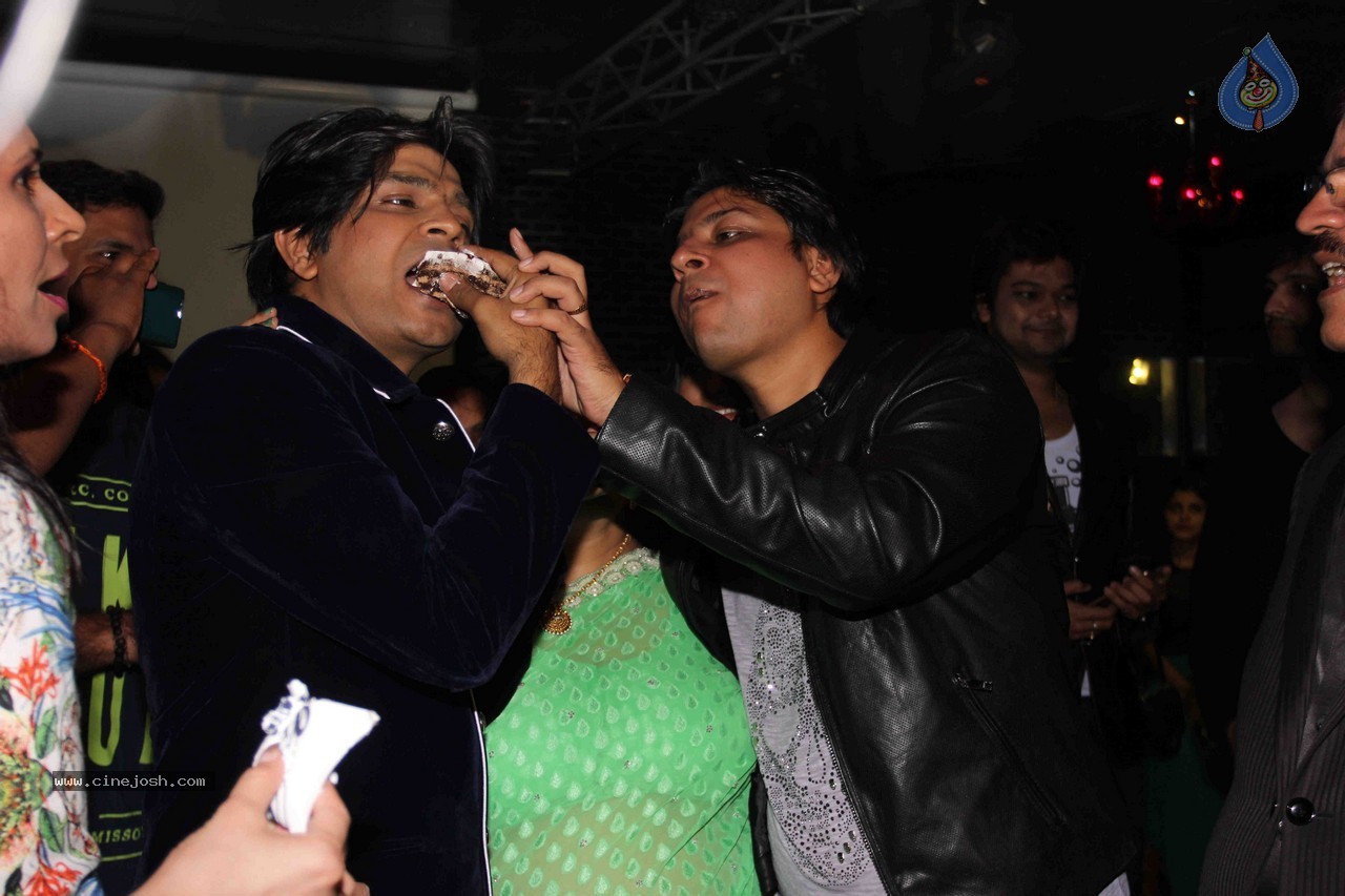 Singer Ankit Tiwari Bday Party - 10 / 64 photos