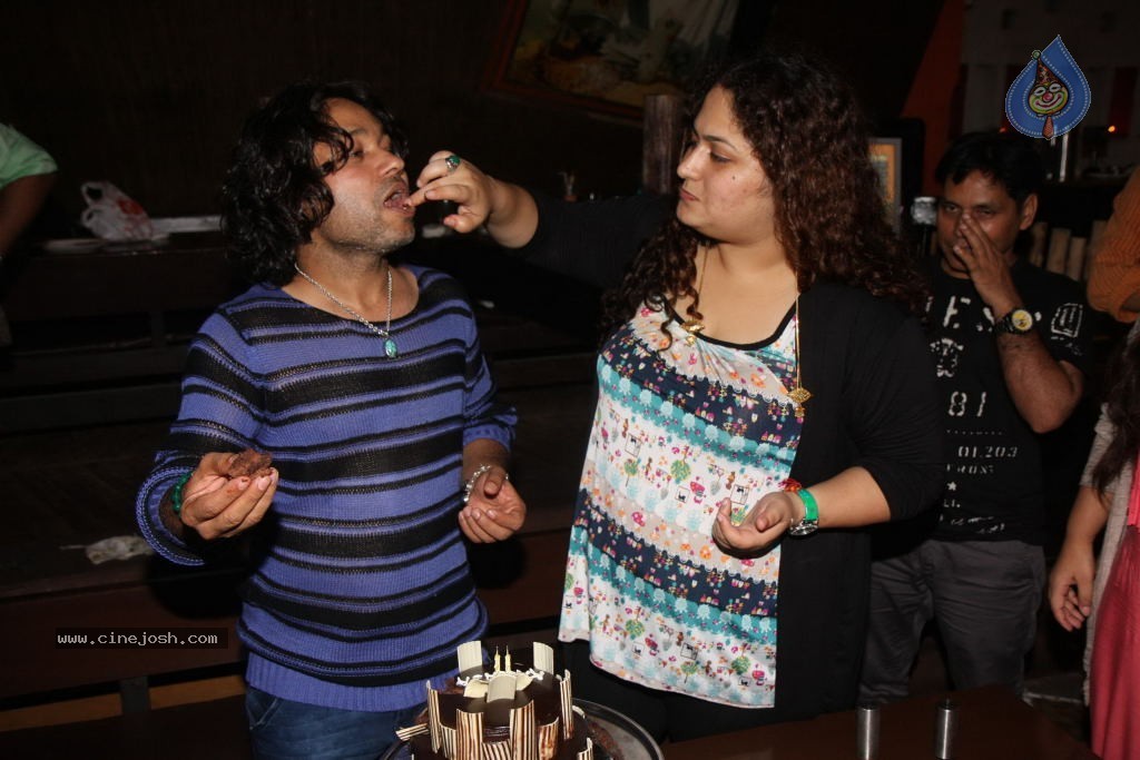 Singer Kailash Kher Bday Party - 2 / 36 photos