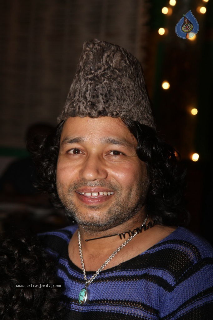 Singer Kailash Kher Bday Party - 9 / 36 photos