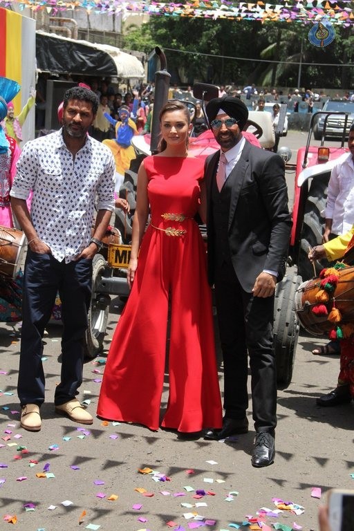 Singh is Bling Trailer Launch - 19 / 42 photos