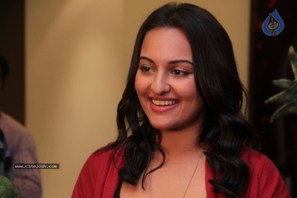 Sonakshi Sinha at Joker Film Event - 9 / 41 photos