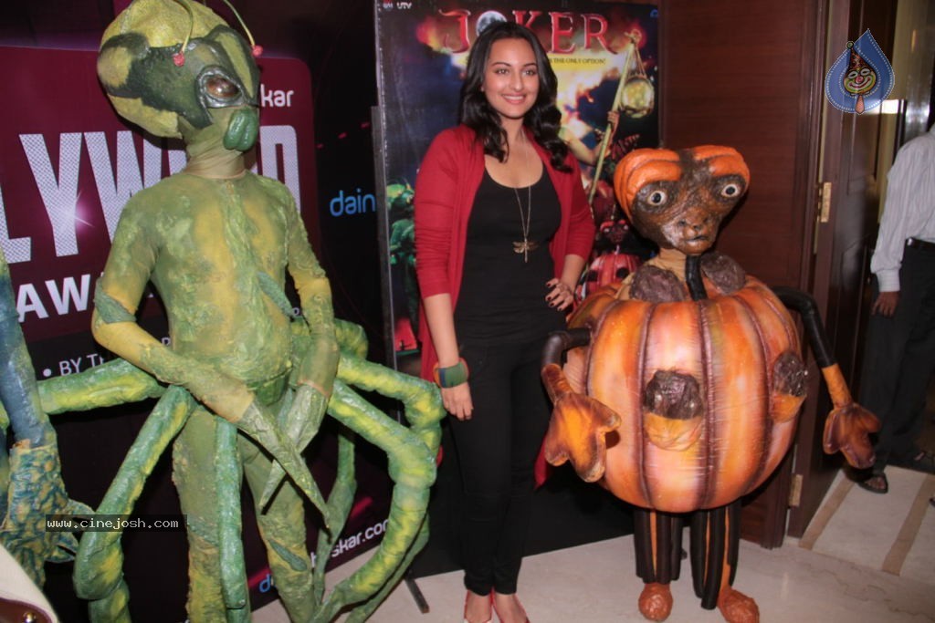 Sonakshi Sinha at Joker Film Event - 14 / 41 photos