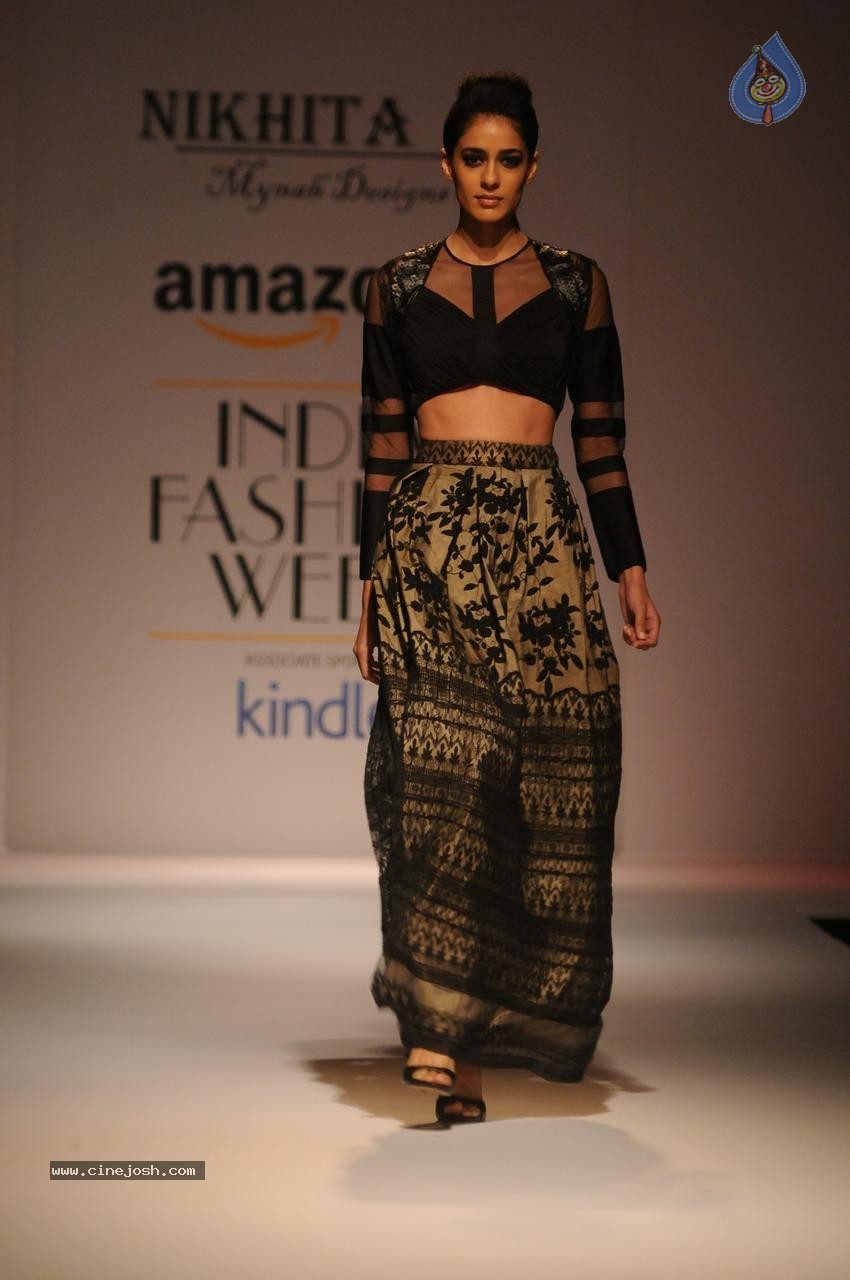 Sonal Chauhan Showstopper at AIFW - 21 / 49 photos