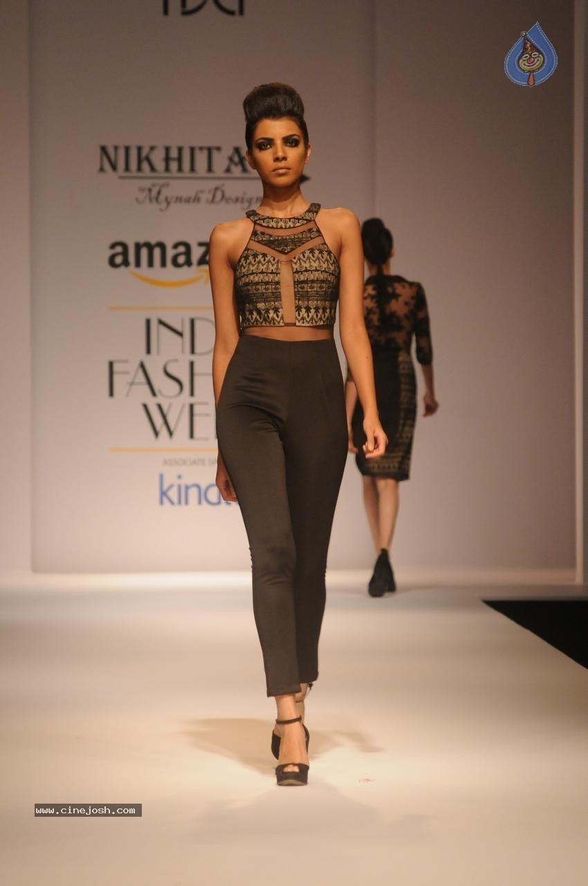 Sonal Chauhan Showstopper at AIFW - 42 / 49 photos