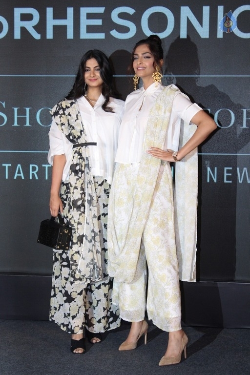 Sonam Kapoor and Rhea Kapoor at Rheson Event - 4 / 28 photos