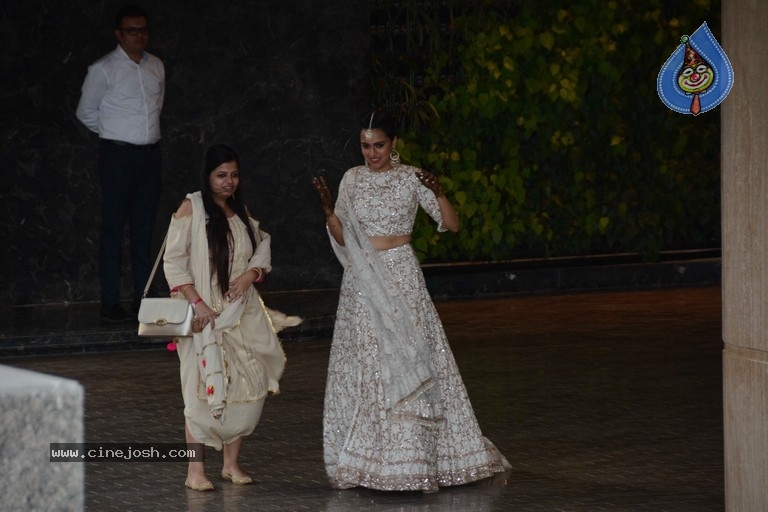 Sonam Kapoor Sangeet and Mehndi Ceremony - 21 / 63 photos