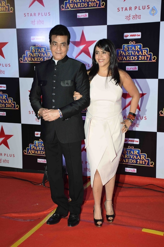 Star Parivar Awards 2017 Red Carpet Photos - 23 / 62 photos