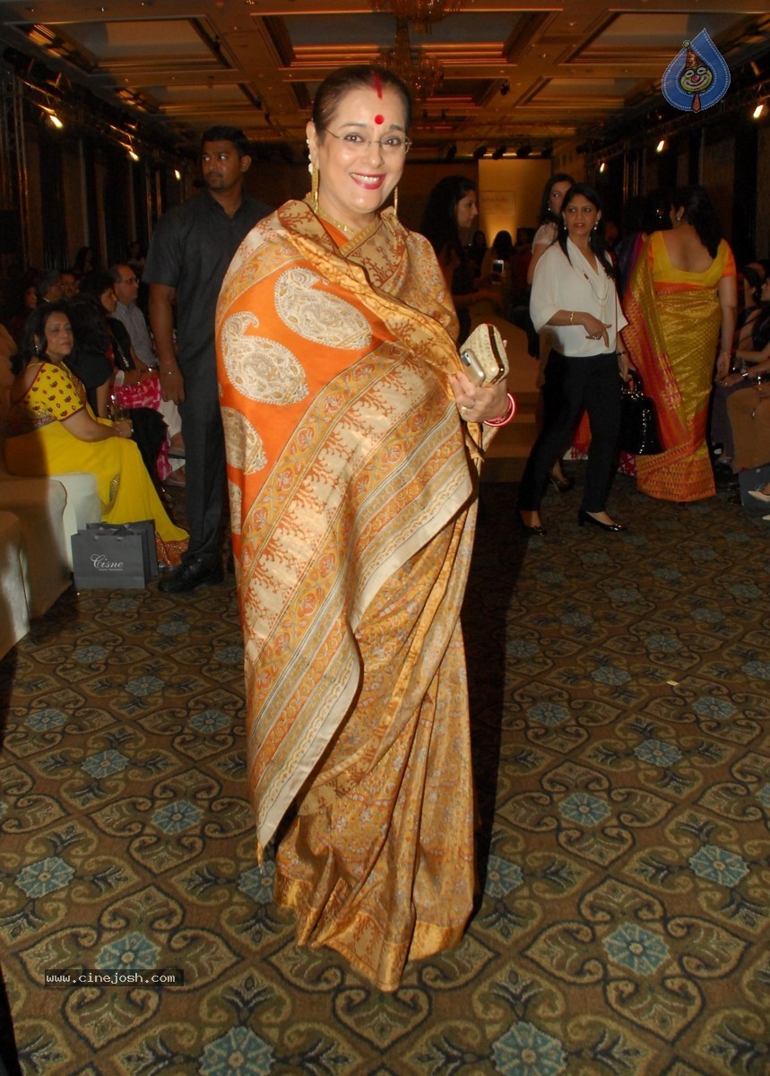 Tarun Tahiliani Solo Show for Sahachari Foundation - 2 / 39 photos